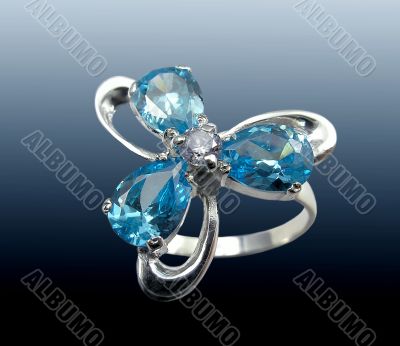 Jewelry ring with sapphire