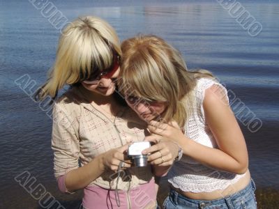 Girl with photocamers