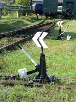 Railway arrow