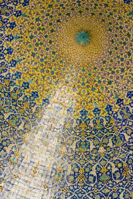 Dome of the mosque, oriental ornaments from Isfahan, Iran Dome of the mosque, oriental ornaments from Isfahan, Iran