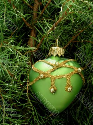 Chrismas tree with toy