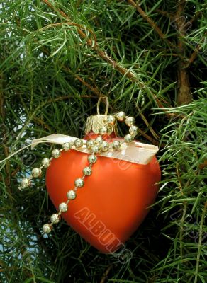 Chrismas tree with toy