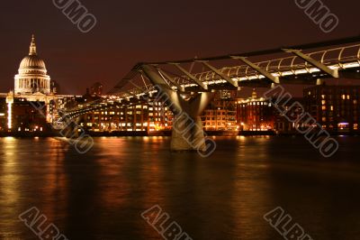 Night Millenium Bridge