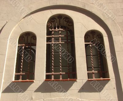Windows with decorative lattices