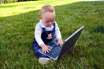 Baby study on computer