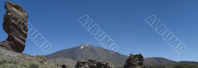 Spectacular view of Pico de Teide from caldera