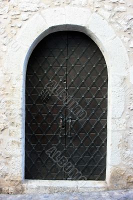 Medieval strict door