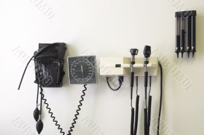 Standard Doctor`s Office Equipment