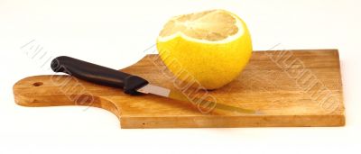 Cutting a lemon