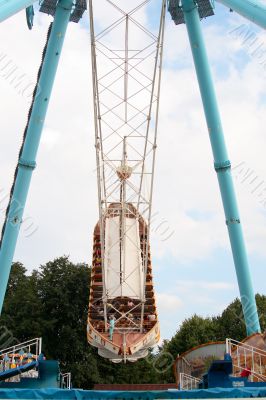 Attraction &mdash; swing 1