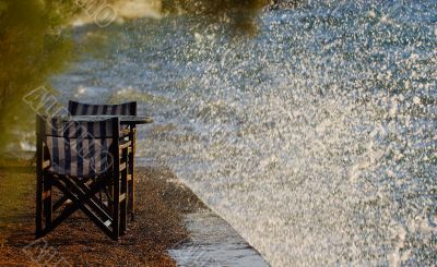 Tables and waves splash