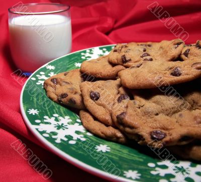 Christmas Chocolate Chip Cookies with Milk