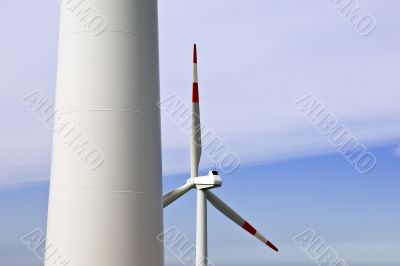 Wind turbine tower