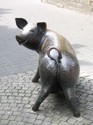 A bronze pig.