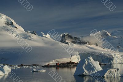 Mountains & glaciers with research station Mountains & glaciers with research station