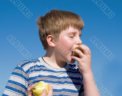 Apple or pear