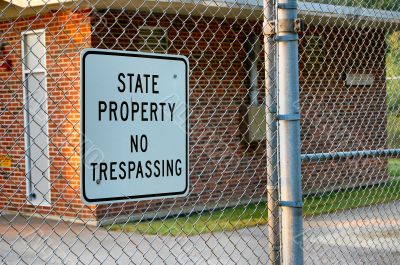 state property: no trespassing