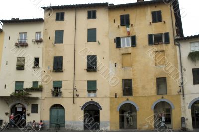 Italian Lucca