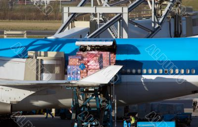 aircraft unloading cargo