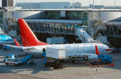 aircraft unloading cargo