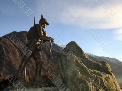 Mountain Climber Bronze Statue