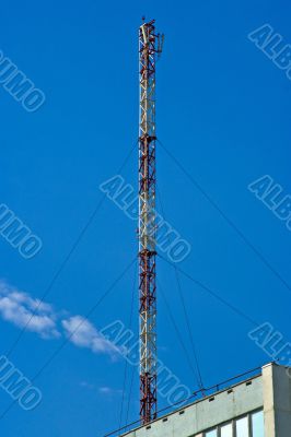Cellular operator antenna