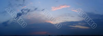 Dramatic sunset horizont and colorful evening sky