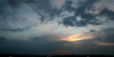 Dramatic sunset horizont and colorful evening sky