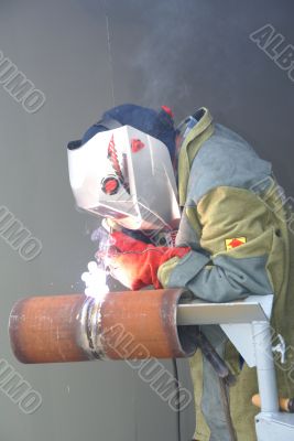 Welding of metal and pipes