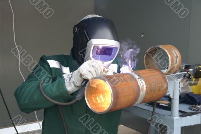 Welding of metal and pipes