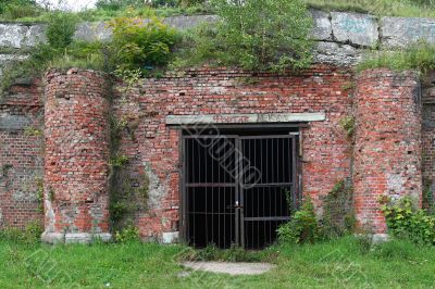 Gates in the wall of fort № 5