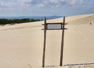 empty desert sign post