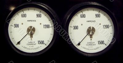 Twin ammeters Twin ammeters
