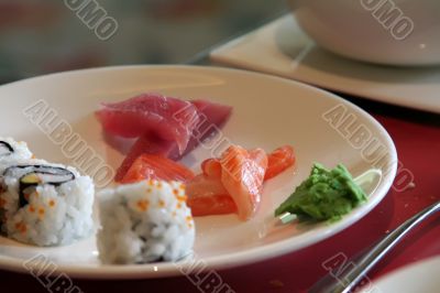 Sashimi sushi