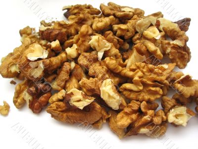shelled walnuts