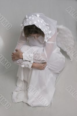 angel in withe dress