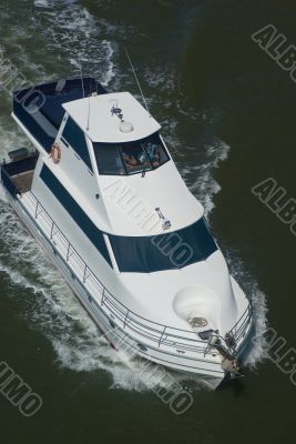 View af a large cabin cruiser from above