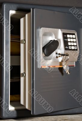 Open safe with keys