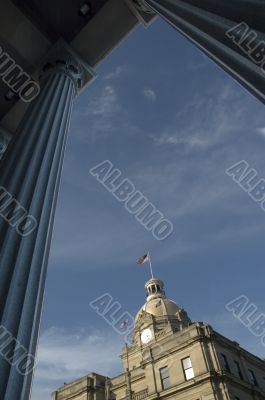 Government Building through Pillars