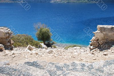 The sea, the sky and mountains