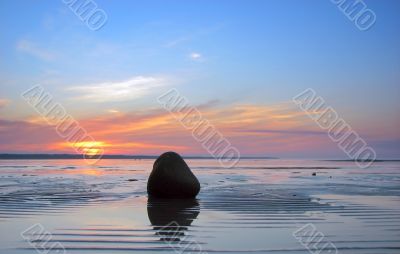 lines and stone on the sand