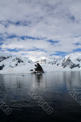 Glaciated mountains, research station