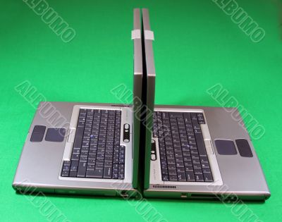 2 Laptops 2 Laptops