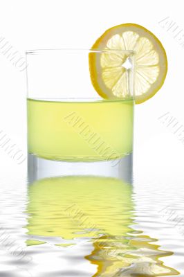 Fresh lemon juice with a slice