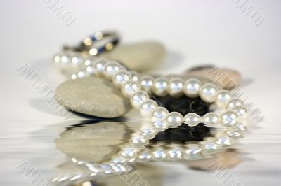 Pearl reflection Pearl reflection
