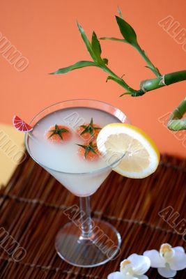 Very great cocktail with lemon