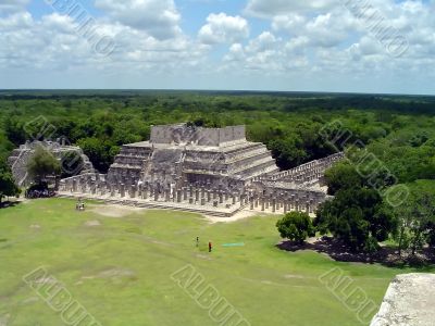 chichen itza ruins