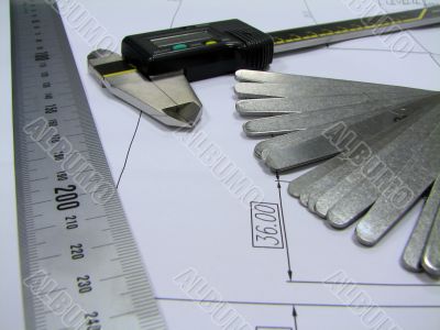 Thickness gauge, calliper and ruler
