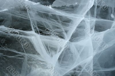 Spooky texture of broken ice