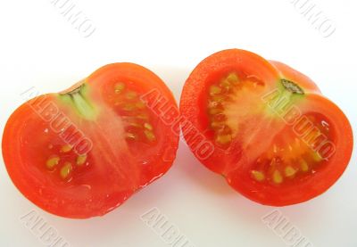 Tomato cut in to halves